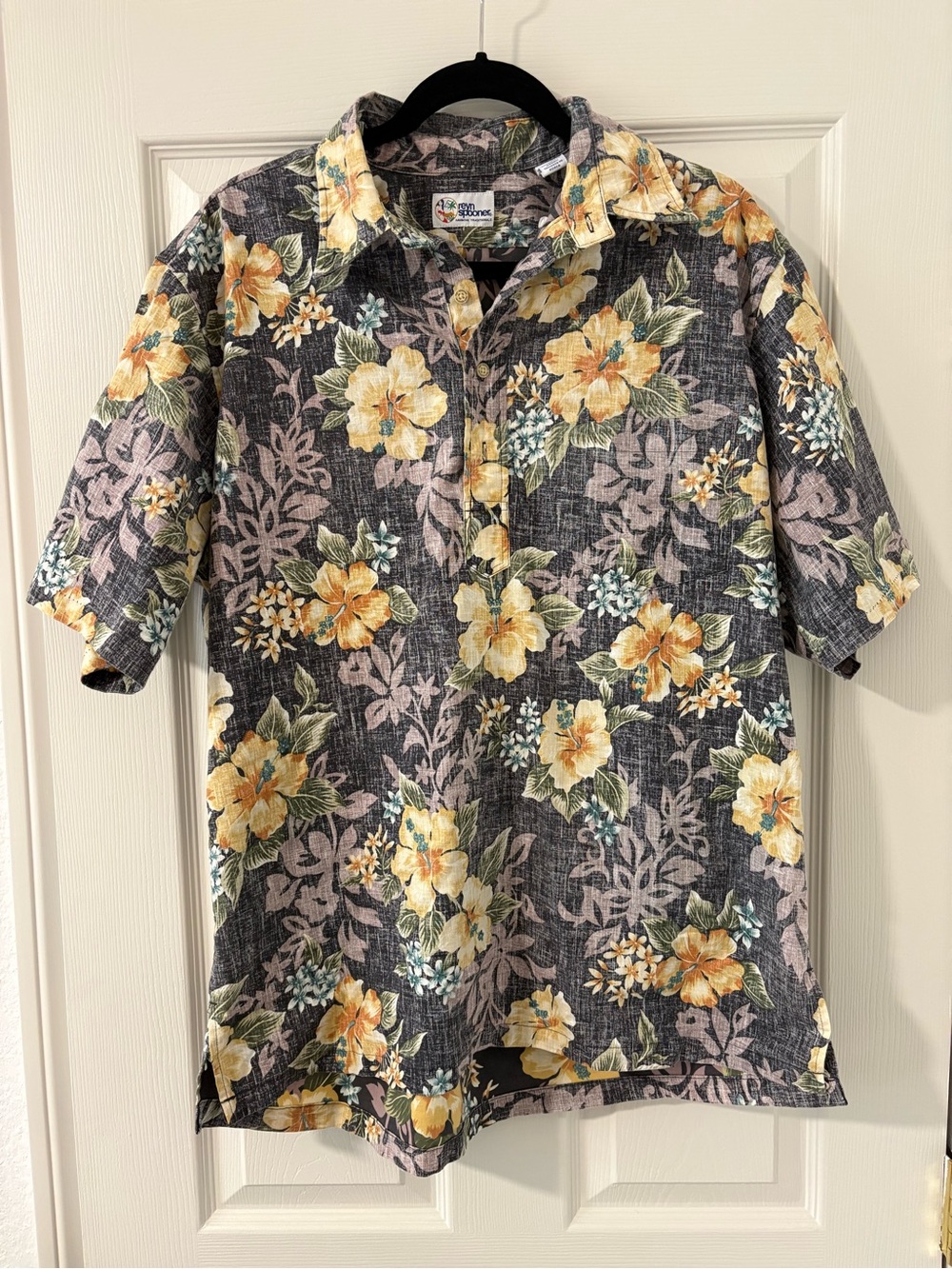 Reyn Spooner Men's Aloha Shirt 1/4 Button Down, Short Sleeve Tropical Hawaiian L